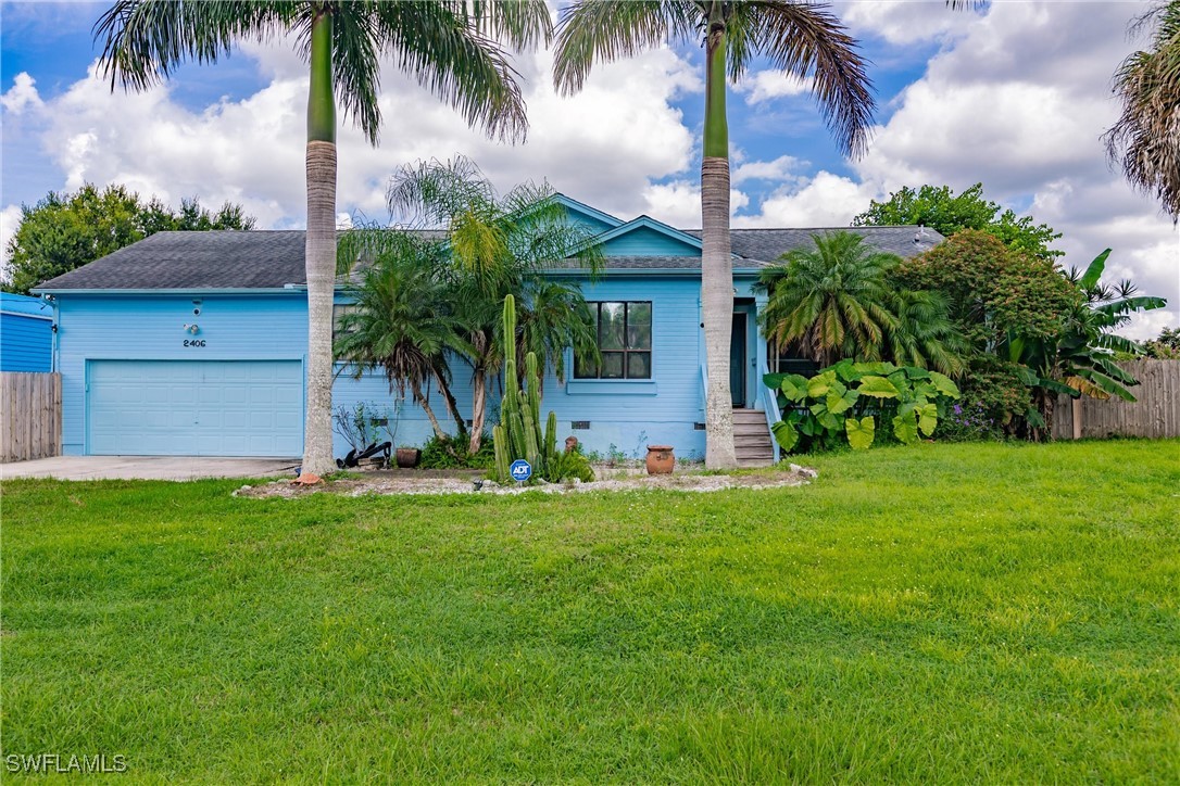 Roam Buy 2406 Queen Dr, Lehigh Acres, FL with a 4 mortgage included.