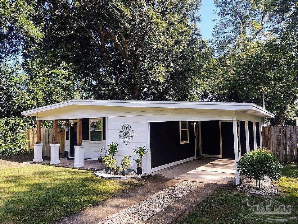 Roam Buy 204 Holly St, Pensacola, FL with a 4.47 mortgage included.
