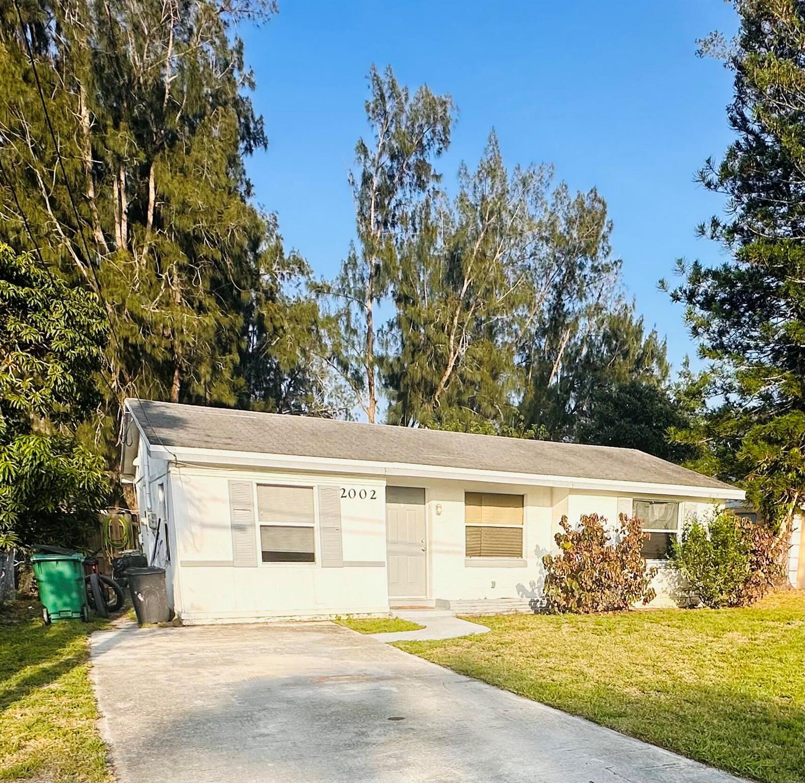 Roam | 2002 N 50th St, Fort Pierce, FL, 34947