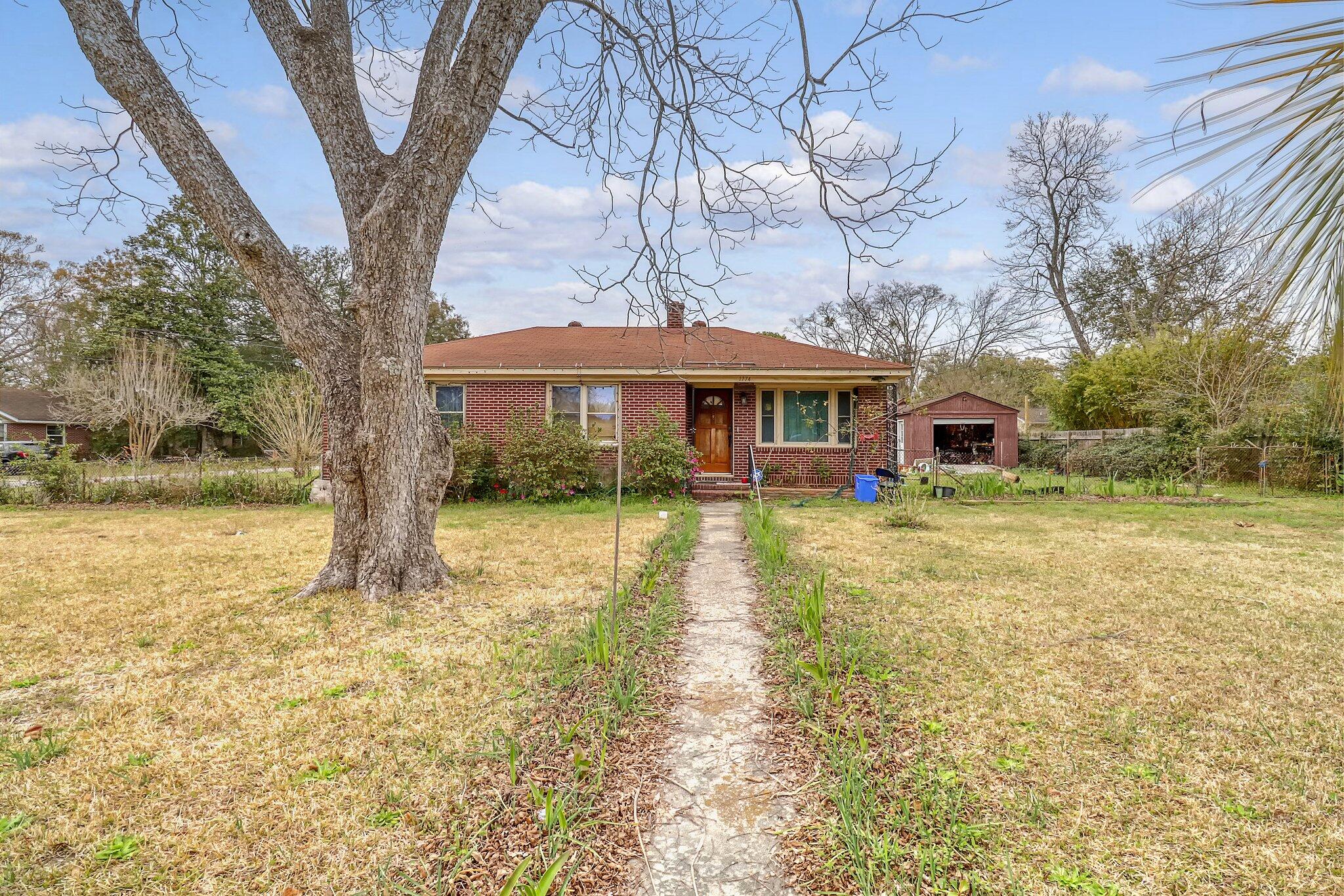 Roam Buy 1774 Lady Ashley St, Charleston, SC with a 3 mortgage included.